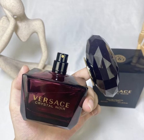 Versace crystal noir eau - versace,